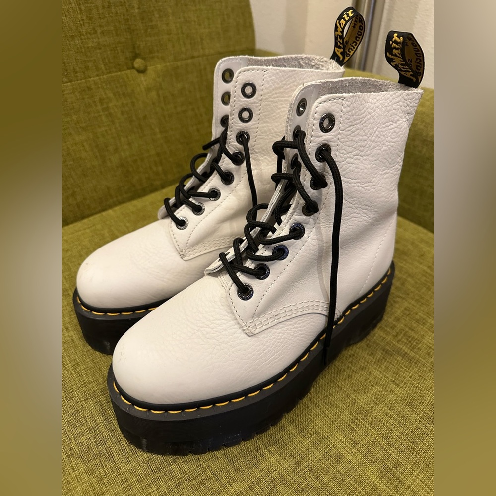 COPY - Dr. Marten pascal max platform boots